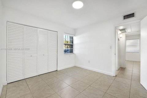 Condominio en venta en Miami, Florida, 2 dormitorios, 83.61 m2 № 2000672 - foto 14