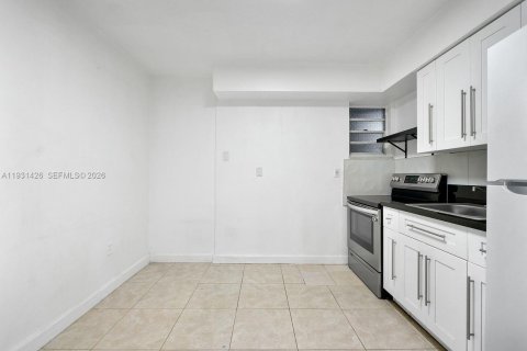 Condominio en venta en Miami, Florida, 2 dormitorios, 83.61 m2 № 2000672 - foto 12