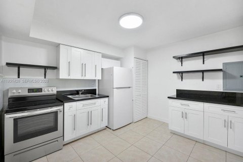 Condominio en venta en Miami, Florida, 2 dormitorios, 83.61 m2 № 2000672 - foto 11
