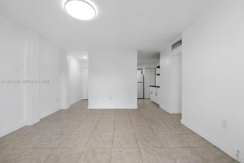 Condominio en venta en Miami, Florida, 2 dormitorios, 83.61 m2 № 2000672 - foto 8