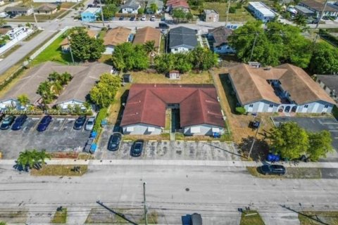 Commercial property in West Park, Florida № 1965435 - photo 5