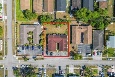 Commercial property in West Park, Florida № 1965435 - photo 3