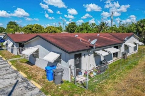 Commercial property in West Park, Florida № 1965435 - photo 4