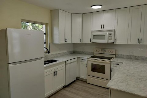 House in New Port Richey, Florida 2 bedrooms, 71.35 sq.m. № 1643244 - photo 5