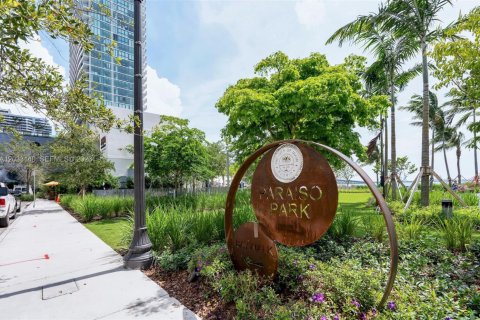 Condominio en alquiler en Miami, Florida, 3 dormitorios, 103.12 m2 № 2078794 - foto 2