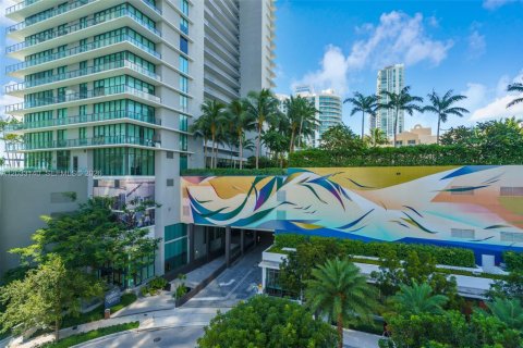 Condominio en alquiler en Miami, Florida, 3 dormitorios, 103.12 m2 № 2078794 - foto 27