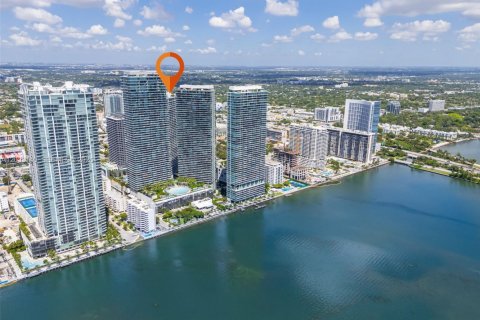 Condominio en alquiler en Miami, Florida, 3 dormitorios, 103.12 m2 № 2078794 - foto 26