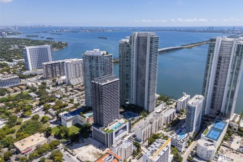 Condominio en alquiler en Miami, Florida, 3 dormitorios, 103.12 m2 № 2078794 - foto 30
