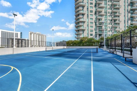 Condominio en alquiler en Miami, Florida, 3 dormitorios, 103.12 m2 № 2078794 - foto 16