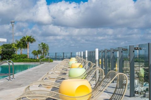 Condominio en alquiler en Miami, Florida, 3 dormitorios, 103.12 m2 № 2078794 - foto 11