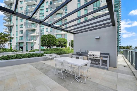 Condominio en alquiler en Miami, Florida, 3 dormitorios, 103.12 m2 № 2078794 - foto 15