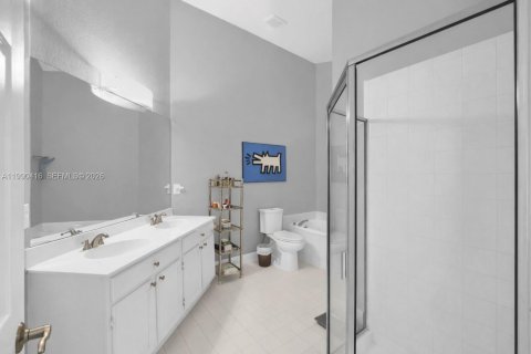 House in Delray Beach, Florida 2 bedrooms, 135.45 sq.m. № 2068773 - photo 13