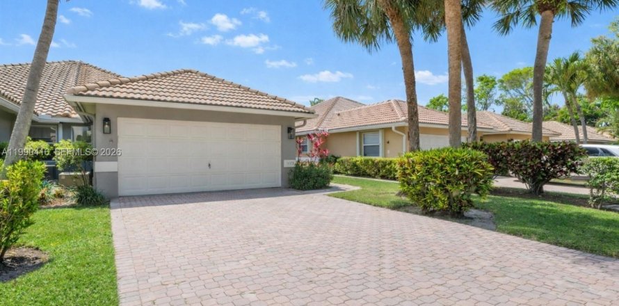 House in Delray Beach, Florida 2 bedrooms, 135.45 sq.m. № 2068773