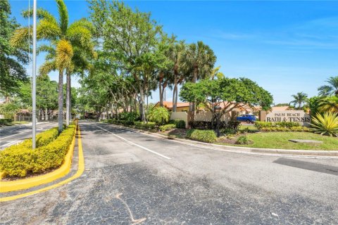 House in Delray Beach, Florida 2 bedrooms, 135.45 sq.m. № 2068773 - photo 22