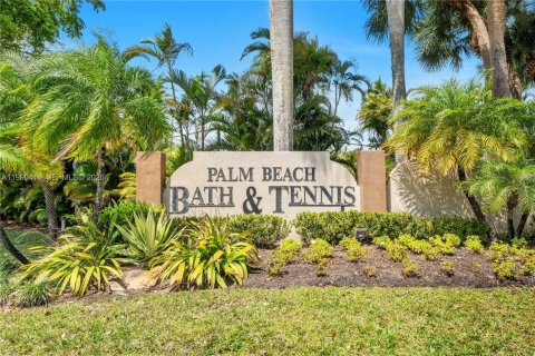 House in Delray Beach, Florida 2 bedrooms, 135.45 sq.m. № 2068773 - photo 21