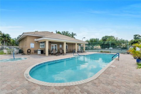 House in Delray Beach, Florida 2 bedrooms, 135.45 sq.m. № 2068773 - photo 16