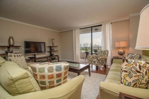 Condo in Hallandale Beach, Florida, 2 bedrooms  № 1959618 - photo 4