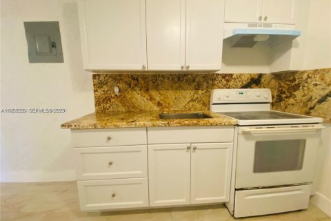 Apartment in Miami, Florida 1 bedroom, 51.1 sq.m. № 1994551 - photo 2