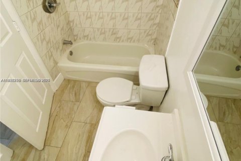 Apartment in Miami, Florida 1 bedroom, 51.1 sq.m. № 1994551 - photo 6