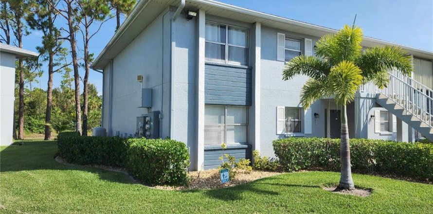 Condo in Punta Gorda, Florida, 2 bedrooms  № 2204715