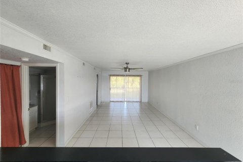 Condo in Punta Gorda, Florida, 2 bedrooms  № 2204715 - photo 6
