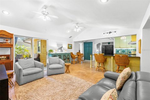 Villa ou maison à vendre à Gulfport, Floride: 3 chambres, 104.79 m2 № 2416981 - photo 5