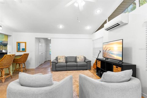 Villa ou maison à vendre à Gulfport, Floride: 3 chambres, 104.79 m2 № 2416981 - photo 4