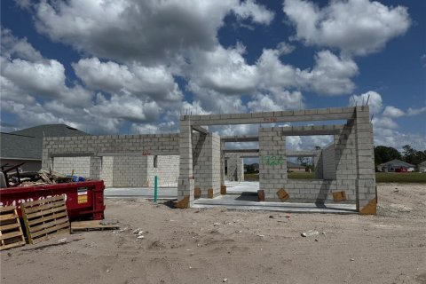 Купить виллу или дом в Деланд, Флорида 7 комнат, 193.24м2, № 1636983 - фото 1
