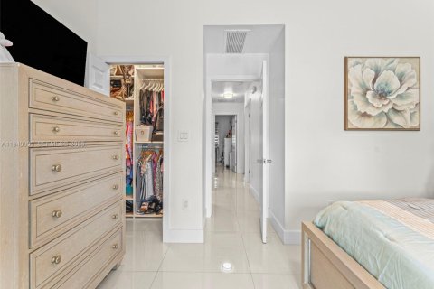 House in Miami, Florida 3 bedrooms, 133.78 sq.m. № 2000343 - photo 25