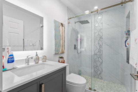 House in Miami, Florida 3 bedrooms, 133.78 sq.m. № 2000343 - photo 18