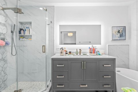 House in Miami, Florida 3 bedrooms, 133.78 sq.m. № 2000343 - photo 21