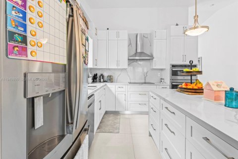 House in Miami, Florida 3 bedrooms, 133.78 sq.m. № 2000343 - photo 16