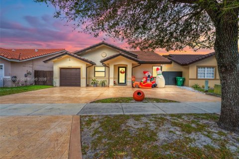 House in Miami, Florida 3 bedrooms, 133.78 sq.m. № 2000343