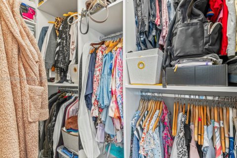 House in Miami, Florida 3 bedrooms, 133.78 sq.m. № 2000343 - photo 24