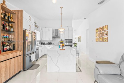 House in Miami, Florida 3 bedrooms, 133.78 sq.m. № 2000343 - photo 14