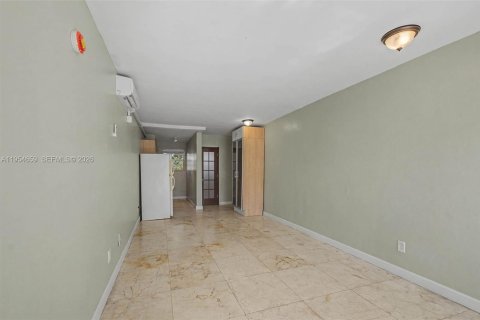 Apartamento en alquiler en Miami Beach, Florida № 2008415 - foto 11