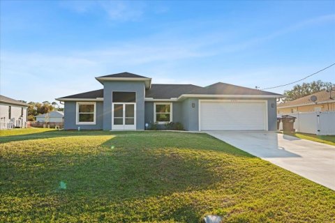 Casa en North Port, Florida 3 dormitorios, 138.05 m2 № 2195194