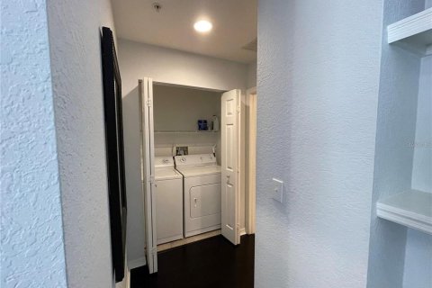 Copropriété à vendre à Sarasota, Floride: 2 chambres, 100.71 m2 № 2267337 - photo 22
