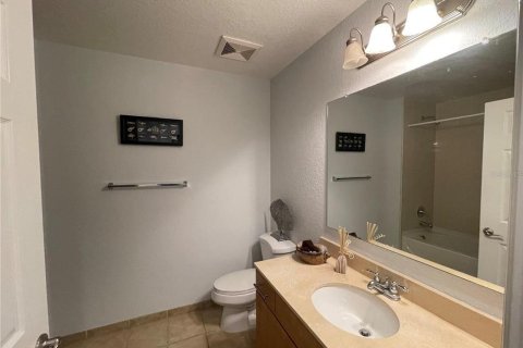 Copropriété à vendre à Sarasota, Floride: 2 chambres, 100.71 m2 № 2267337 - photo 16