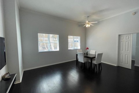 Copropriété à vendre à Sarasota, Floride: 2 chambres, 100.71 m2 № 2267337 - photo 13