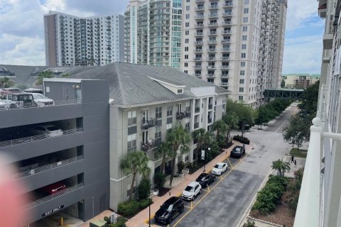 Copropriété à vendre à Tampa, Floride: 2 chambres, 110 m2 № 2124604 - photo 4