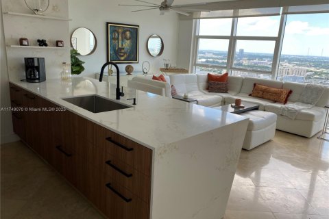 Condominio en venta en Hallandale Beach, Florida, 1 dormitorio, 80.92 m2 № 1859807 - foto 11