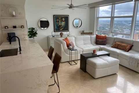 Condominio en venta en Hallandale Beach, Florida, 1 dormitorio, 80.92 m2 № 1859807 - foto 13