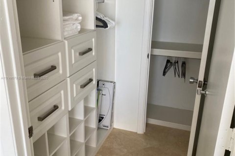 Condominio en venta en Hallandale Beach, Florida, 1 dormitorio, 80.92 m2 № 1859807 - foto 4