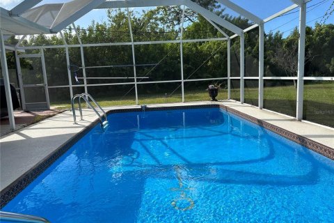 Villa ou maison à louer à Port Charlotte, Floride: 2 chambres, 89.19 m2 № 244658 - photo 20