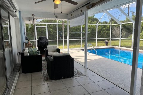 Villa ou maison à louer à Port Charlotte, Floride: 2 chambres, 89.19 m2 № 244658 - photo 16