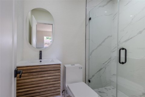 House in Tampa, Florida 5 bedrooms, 186.55 sq.m. № 2379115 - photo 15