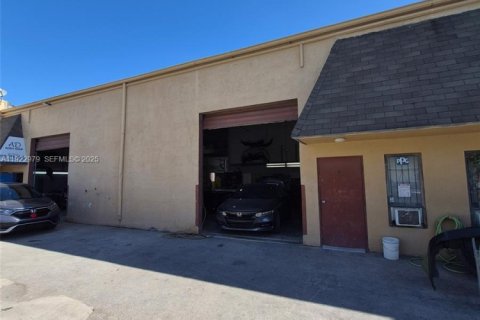 Immobilier commercial à vendre à Miami, Floride № 1982051 - photo 5