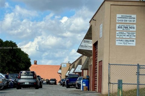 Immobilier commercial à vendre à Miami, Floride № 1982051 - photo 1