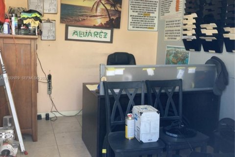 Immobilier commercial à vendre à Miami, Floride № 1982051 - photo 10